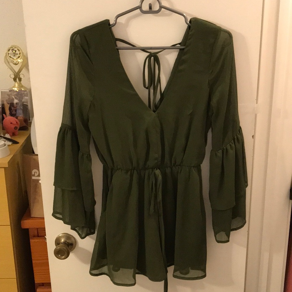 Bell sleeves romper